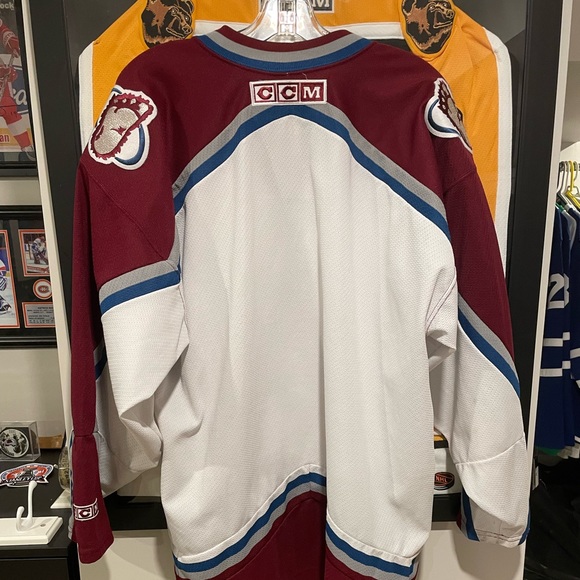 Colorado Avalanche Jersey - Picture 3 of 11